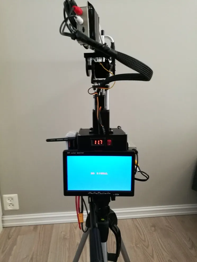 The FPV ground station with antennas